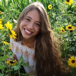 Meet your Posher, Hannah